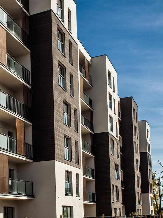 full-width-section-img-prop-mgmnt-apartment-building